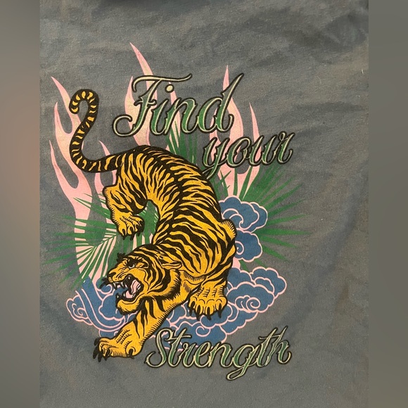 Mighty Fine Cropped Shirt size Large - Picture 2 of 4